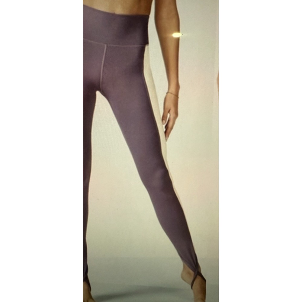 Fabletics Chara High Waist Stirrup Leggings Womens Size XS Pockets Compression